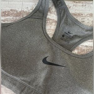 Nike Women's Swoosh Medium Support Padded Sports Bra M